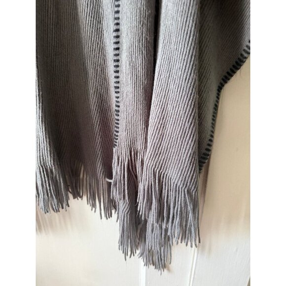 Apt 9 grey and black knit poncho - Picture 3 of 8